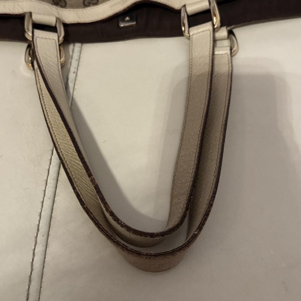 Authentic Gucci Tan Monogram Tote Bag - Picture 4 of 8